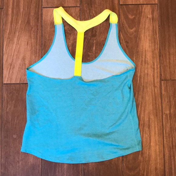 Nike Work-Out Tank - Picture 2 of 3